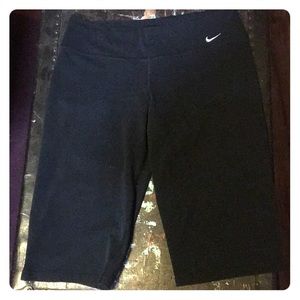 Nike dri-fit Black Capri work out leggings/pants